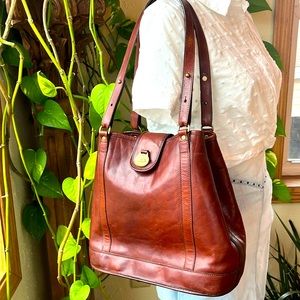 BRAHMIN VTG - 😍 Beautiful vintage piece in excellent condition! 🎉